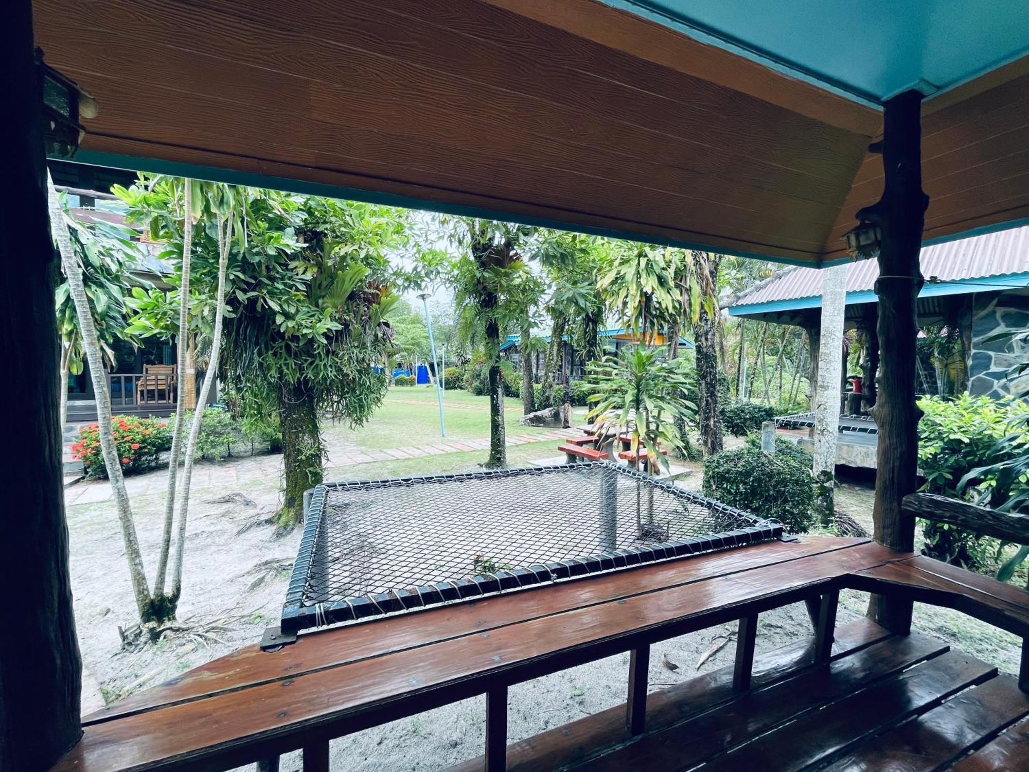 Markhouse Bungalow Ko Kut 外观 照片